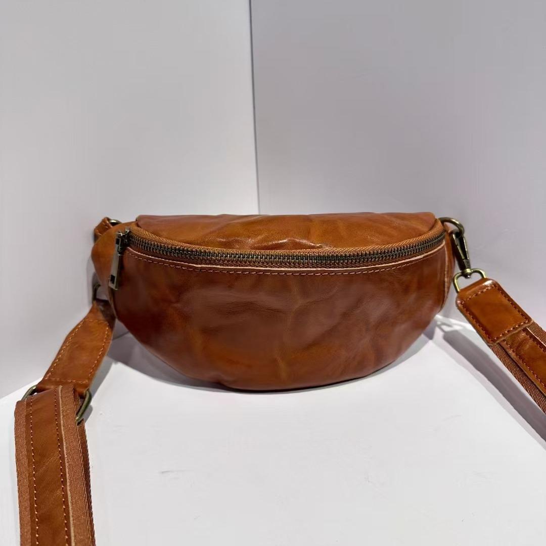 Women s Genuine Leather Retro Saddle Crossbody Bag - Autumn Style 5021 кавовий
Women s Genuine Leather Retro Saddle Crossbody Bag - Autumn Style 5021 кавовий