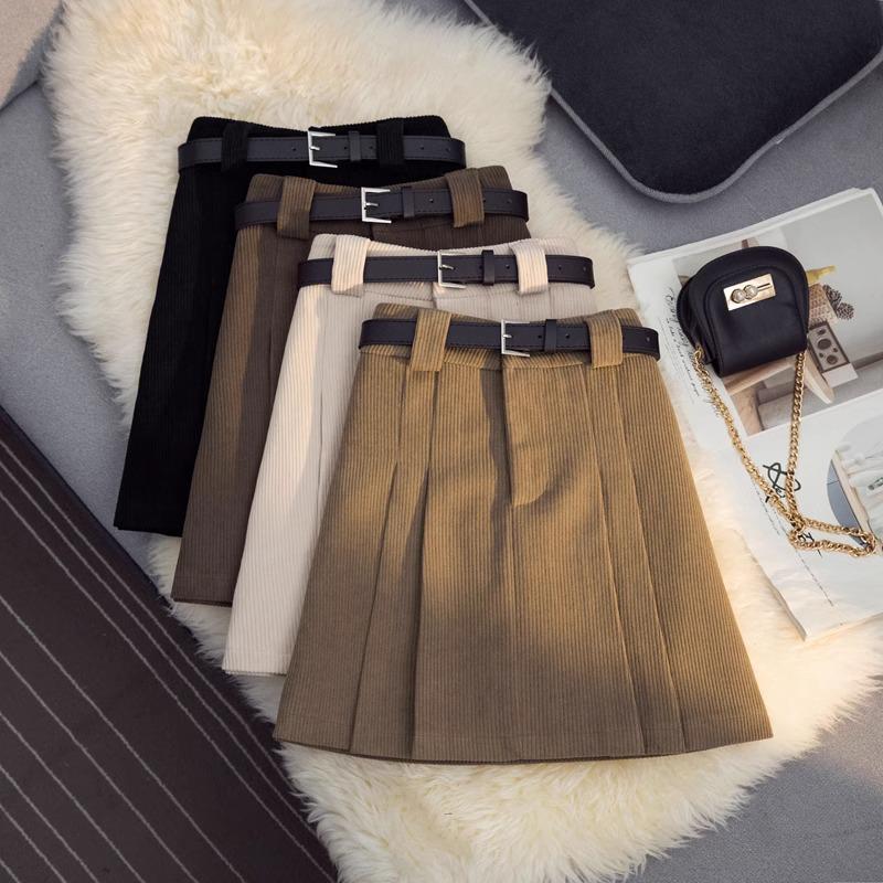 2024 New Women s High-Waisted Petite A-Line Pleated Corduroy Midi Skirt for Autumn & Winter. XS
2024 New Women s High-Waisted Petite A-Line Pleated Corduroy Midi Skirt for Autumn & Winter. XS