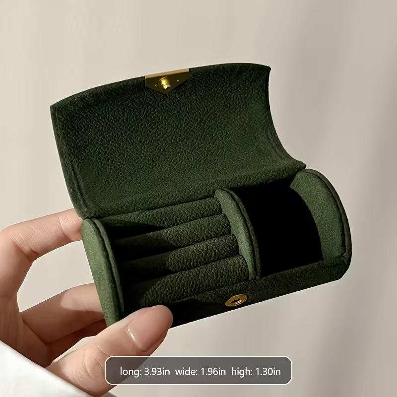 Elegant Gift: Luxury Velvet Jewelry Box with Anti-Tarnish Ring Rolls. Compact & Travel-Friendly Organizer for Women. зелёный
Elegant Gift: Luxury Velvet Jewelry Box with Anti-Tarnish Ring Rolls. Compact & Travel-Friendly Organizer for Women. зелёный