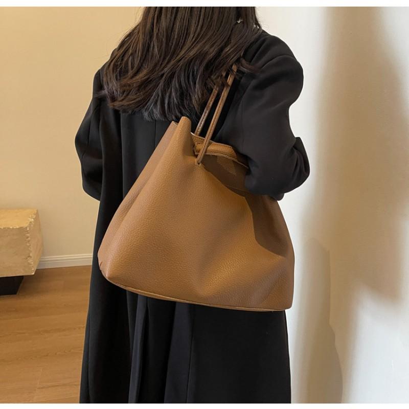 Simple Retro Large-capacity Bag Women s Casual Shoulder High-quality Commuting Tote 35x15x30 коричневий
Simple Retro Large-capacity Bag Women s Casual Shoulder High-quality Commuting Tote 35x15x30 коричневий