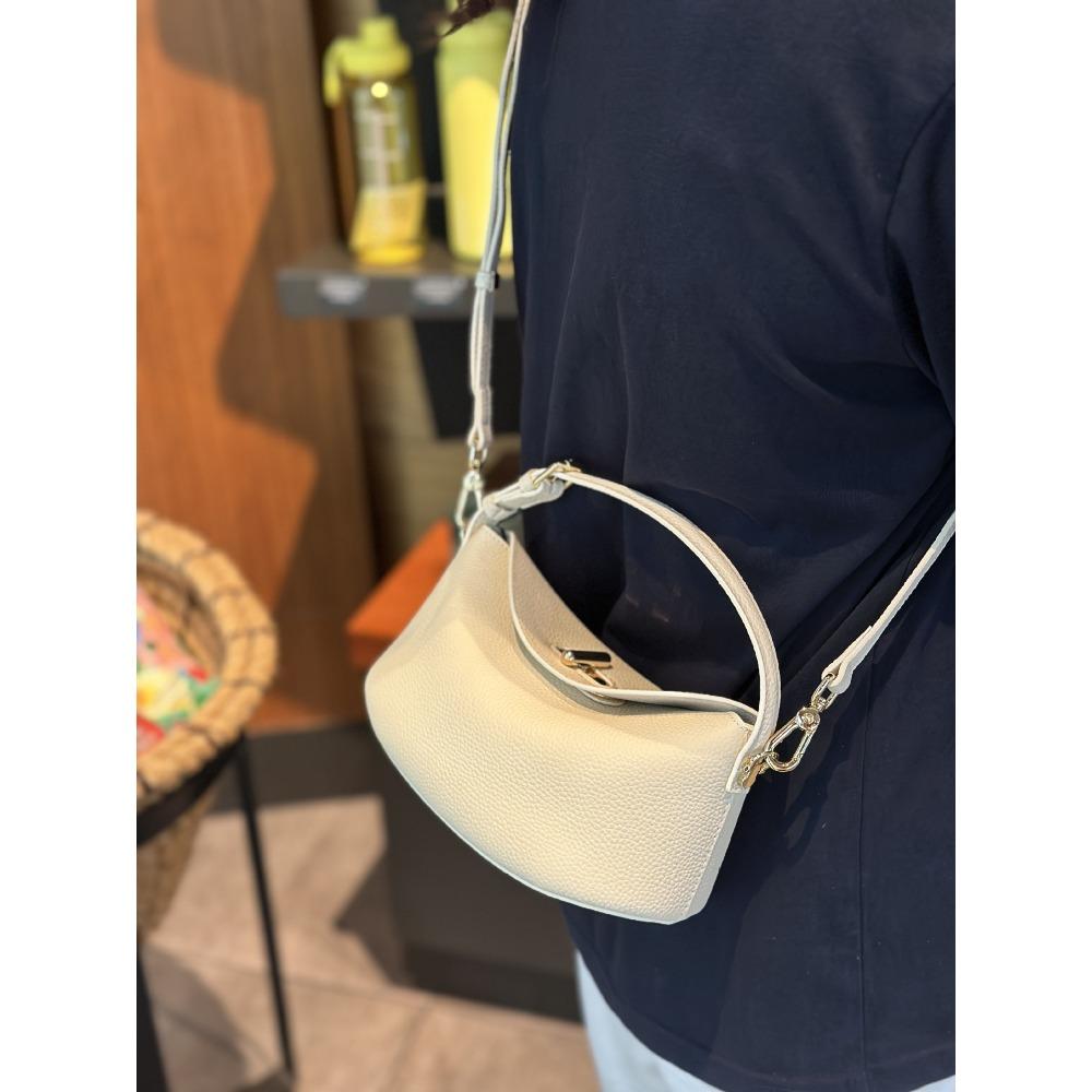 Top Layer Cowhide Spring and Summer Versatile Bag, Leather Fashionable and Simple Shoulder Crossbody Bag, High-end Handbag
Top Layer Cowhide Spring and Summer Versatile Bag, Leather Fashionable and Simple Shoulder Crossbody Bag, High-end Handbag
