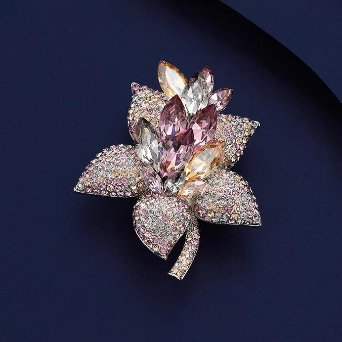 Роскошная блестящая брошь-цветок, изысканное женское пальто, корсаж, нишевый дизайн, булавка для букета, аксессуары
Роскошная блестящая брошь-цветок, изысканное женское пальто, корсаж, нишевый дизайн, булавка для букета, аксессуары