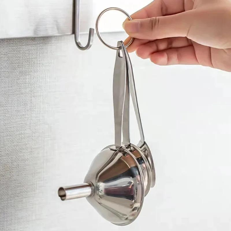 3pcs Funnel three piece set Stainless steel With handle Easy to clean Multi-function Mini Household Kitchenware
3pcs Funnel three piece set Stainless steel With handle Easy to clean Multi-function Mini Household Kitchenware