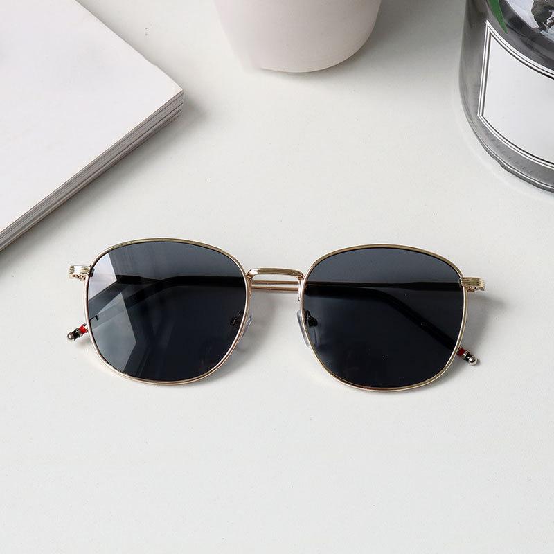 Неполяризованные круглые солнцезащитные очки в металлической оправе, женские модные маленькие разноцветные солнцезащитные очки, трендовые очки в стиле панк для мужчин
Неполяризованные круглые солнцезащитные очки в металлической оправе, женские модные маленькие разноцветные солнцезащитные очки, трендовые очки в стиле панк для мужчин