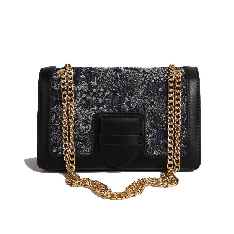 Женская сумка для внешней торговли 2025 новая литературная и художественная сумка через плечо с вышивкой в национальном стиле, модная ретро-сумка-мессенджер на цепочке, маленькая квадратная чёрный
Женская сумка для внешней торговли 2025 новая литературная и художественная сумка через плечо с вышивкой в национальном стиле, модная ретро-сумка-мессенджер на цепочке, маленькая квадратная чёрный