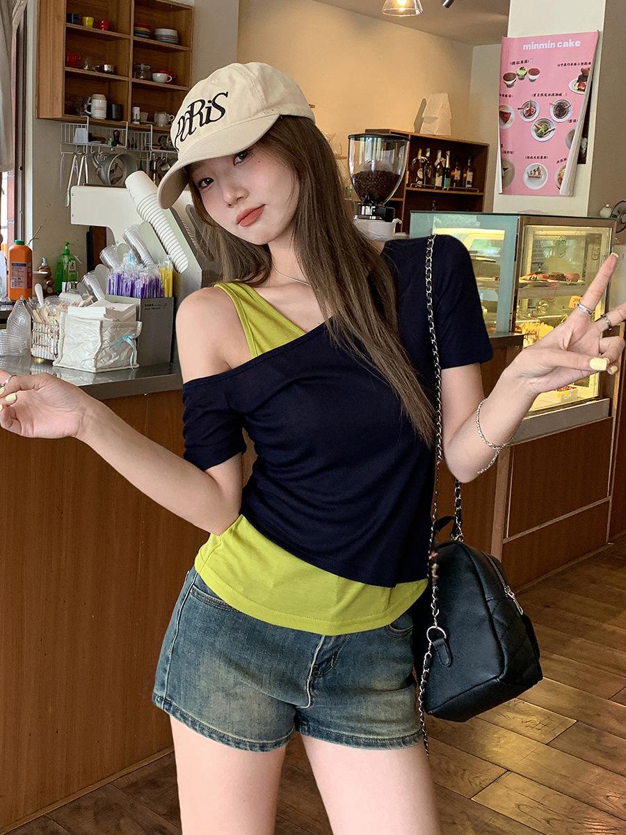 Chic design fake two-piece diagonal collar off-shoulder short-sleeved T-shirt women s summer new thin pure desire chic top L
Chic design fake two-piece diagonal collar off-shoulder short-sleeved T-shirt women s summer new thin pure desire chic top L