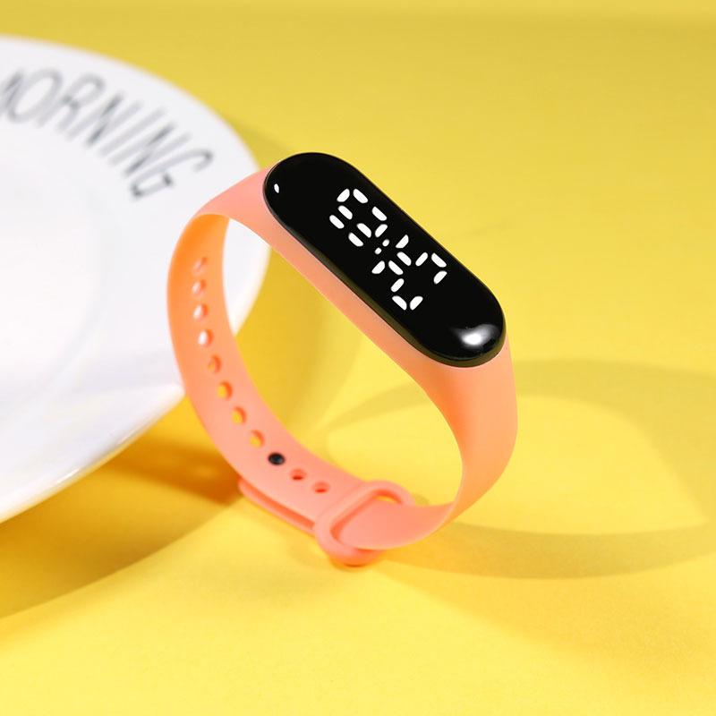 Водонепроницаемые светодиодные спортивные часы с белой подсветкой для учеников начальной и средней школы
Водонепроницаемые светодиодные спортивные часы с белой подсветкой для учеников начальной и средней школы