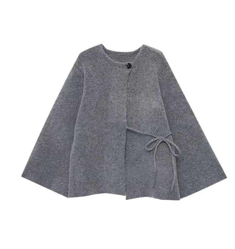 Autumn Women s Grey Knit Coat with Stand Collar & Lace-up Split Sleeves L
Autumn Women s Grey Knit Coat with Stand Collar & Lace-up Split Sleeves L