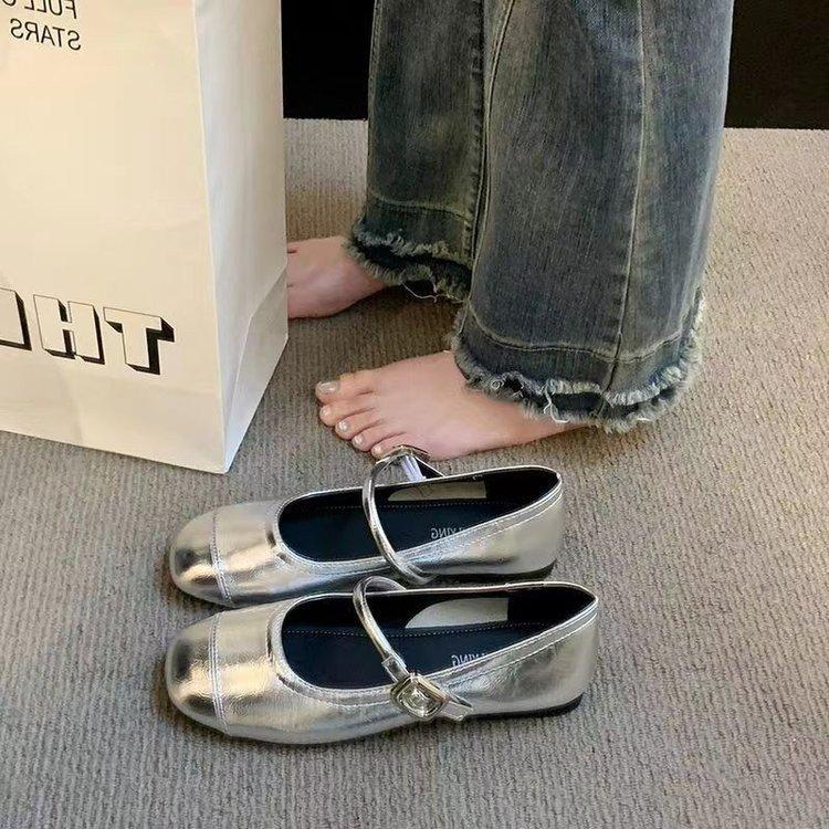 French skirt Mary Jane shoes single shoes women s spring and summer new Korean version flat-soled Doudou shoes silver small leather shoes 35
French skirt Mary Jane shoes single shoes women s spring and summer new Korean version flat-soled Doudou shoes silver small leather shoes 35