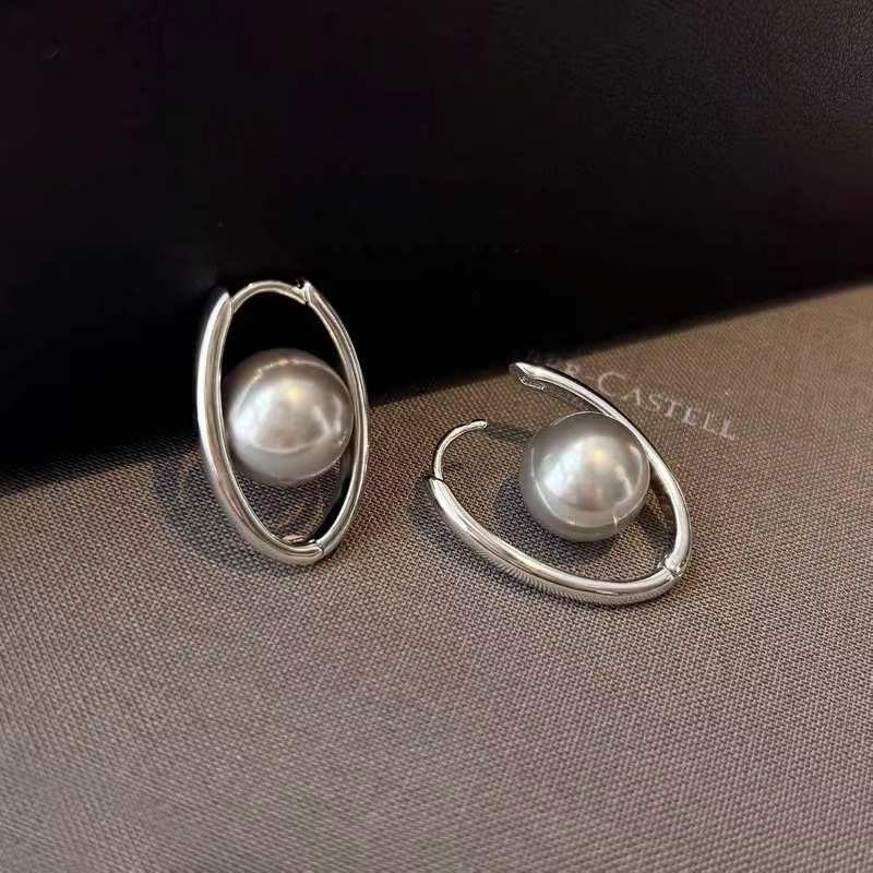 Grey pearl earrings women s real gold electroplated planet stud earrings high-end sense light luxury unique earrings temperament circle ear buckle
Grey pearl earrings women s real gold electroplated planet stud earrings high-end sense light luxury unique earrings temperament circle ear buckle