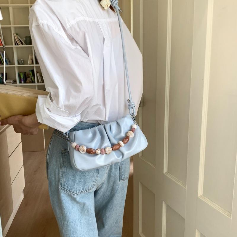 Niche fashion pleated portable cloud bag women s 2025 summer new versatile texture shoulder messenger bag білий
Niche fashion pleated portable cloud bag women s 2025 summer new versatile texture shoulder messenger bag білий