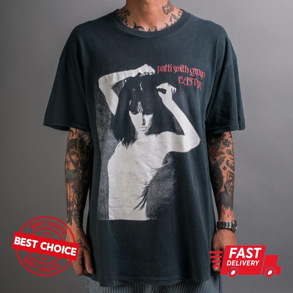 26 Vintage 1980s Patti Smith Group Black T-shirt Unisex T-Shirt XXL
26 Vintage 1980s Patti Smith Group Black T-shirt Unisex T-Shirt XXL
