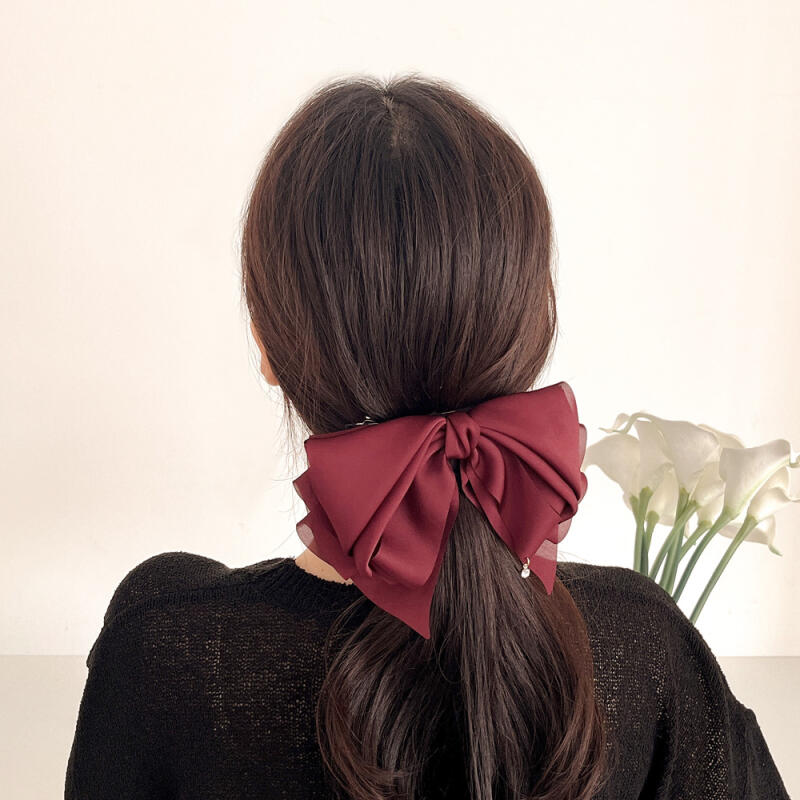 Silk double-wing cubic hairpin (wine)
Silk double-wing cubic hairpin (wine)