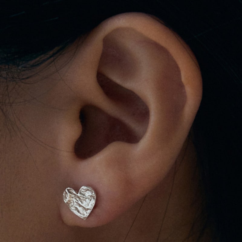 goyu HEART FOR ALL EARRING SMALL SILVER
goyu HEART FOR ALL EARRING SMALL SILVER