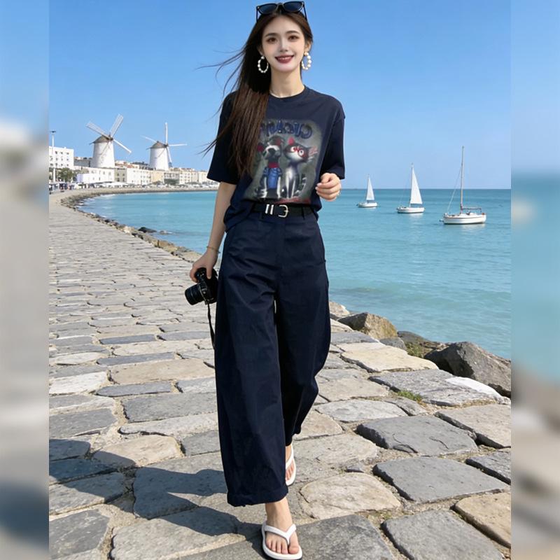 Trendy Casual Women s Summer Outfit Set: Stylish Short-Sleeved Top and Nine-Point Pants - 2026 Collection XL
Trendy Casual Women s Summer Outfit Set: Stylish Short-Sleeved Top and Nine-Point Pants - 2026 Collection XL