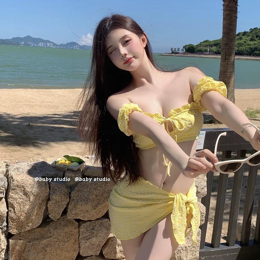 2024 Floral One-Shoulder Tube Top Swimsuit Set - Sweet & Sexy Three-Piece for All Bust Sizes S
2024 Floral One-Shoulder Tube Top Swimsuit Set - Sweet & Sexy Three-Piece for All Bust Sizes S
