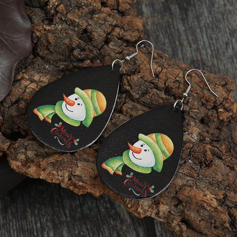 European-American Christmas Snowman Leather Earrings - Yellow-Green Color Block Design
European-American Christmas Snowman Leather Earrings - Yellow-Green Color Block Design