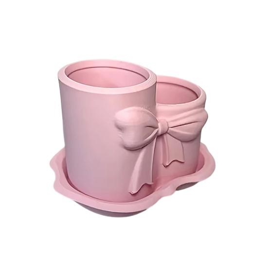 Bow Pen Holder 3D Printed Cute Bow Shaped Pencil Cup Desktop Makeup Brush Organizer for School Home Office Desk Decor розовый
Bow Pen Holder 3D Printed Cute Bow Shaped Pencil Cup Desktop Makeup Brush Organizer for School Home Office Desk Decor розовый