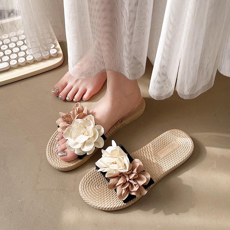 Summer 2026 Women s Casual Fashion Slippers - Versatile Beach Sandals in Sweet Style 36/37 (Runs Small)
Summer 2026 Women s Casual Fashion Slippers - Versatile Beach Sandals in Sweet Style 36/37 (Runs Small)