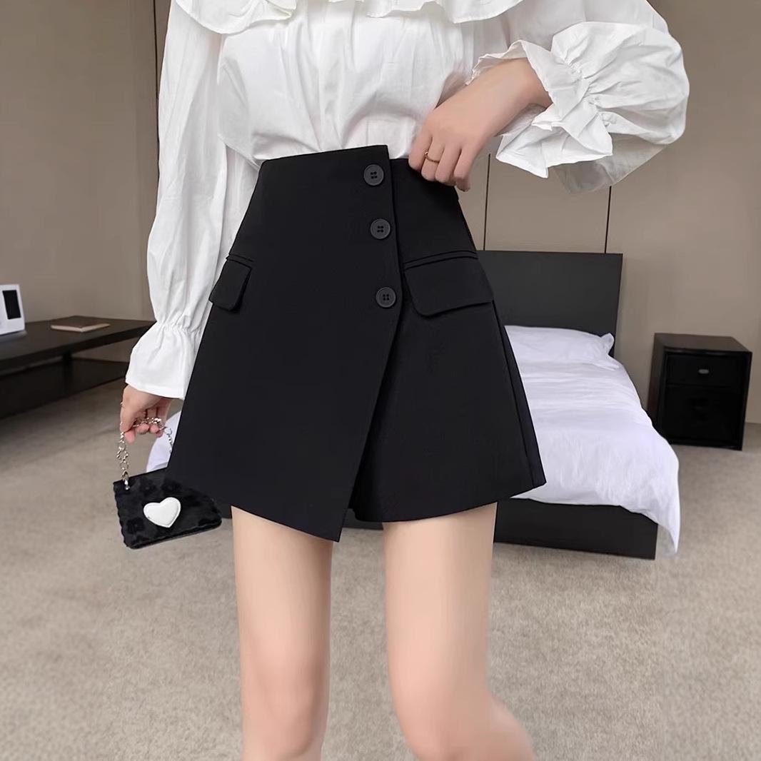 Plus Size Women s Khaki and Black A-line Mini Skirt with Belly Cover and Culottes Design Large
Plus Size Women s Khaki and Black A-line Mini Skirt with Belly Cover and Culottes Design Large