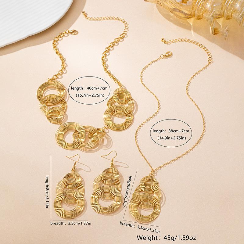 Серьги из циркония One Size
Серьги из циркония One Size