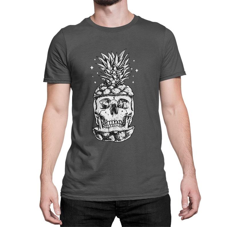 Hot Sale Fuuny Pineapple Skull Graphic Print T-shirt Men Women Loose Casual Oversized Top Streetwear Harajuku Y2K Fashion Summer New Tee XXXL темно-синього кольору
Hot Sale Fuuny Pineapple Skull Graphic Print T-shirt Men Women Loose Casual Oversized Top Streetwear Harajuku Y2K Fashion Summer New Tee XXXL темно-синього кольору