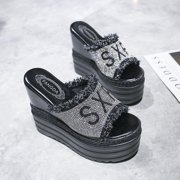 Fashion Comemore New Women Slippers Girls Wedges Flip Flops Sandals High Heels Outdoor Slippers Beach Shoes for Woman Platform Slides 35 чёрный
Fashion Comemore New Women Slippers Girls Wedges Flip Flops Sandals High Heels Outdoor Slippers Beach Shoes for Woman Platform Slides 35 чёрный