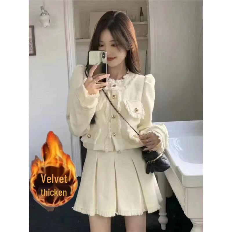 2024 Spring Women s Two-Piece Set: Short Blazer & Half Skirt with Elegant Fragrance Style S (65-80 jin)
2024 Spring Women s Two-Piece Set: Short Blazer & Half Skirt with Elegant Fragrance Style S (65-80 jin)
