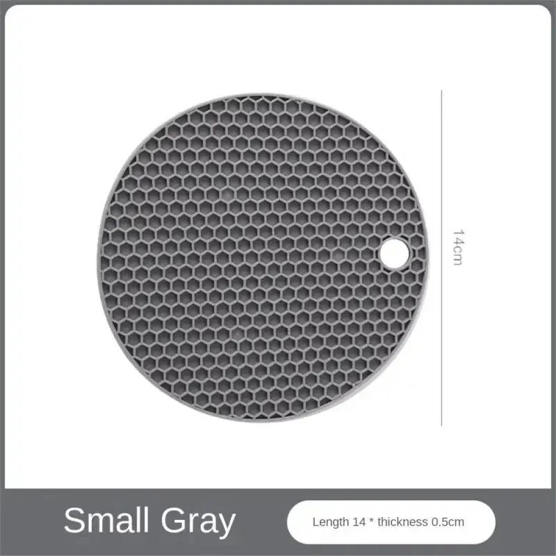 Круглый термостойкий силиконовый коврик подставки под стаканы теплоизоляция нескользящий держатель для кастрюль утолщенный подставка под стол кухонные принадлежности
Круглый термостойкий силиконовый коврик подставки под стаканы теплоизоляция нескользящий держатель для кастрюль утолщенный подставка под стол кухонные принадлежности