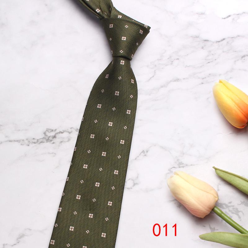 Мужской галстук Green Series Business Tie в полоску в стиле ретро с цветком кешью из полиэстера и шелка
Мужской галстук Green Series Business Tie в полоску в стиле ретро с цветком кешью из полиэстера и шелка