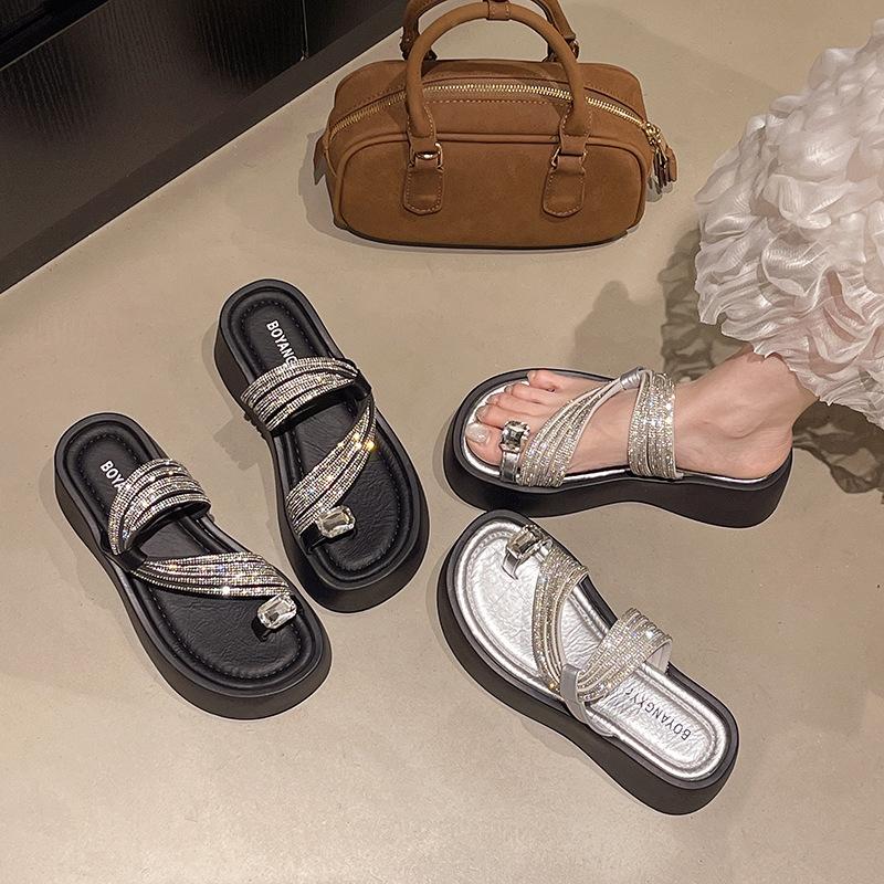 Slippers women s summer new seaside high-end black thick bottom heightening outer wear beach with skirt cool slippers 35
Slippers women s summer new seaside high-end black thick bottom heightening outer wear beach with skirt cool slippers 35