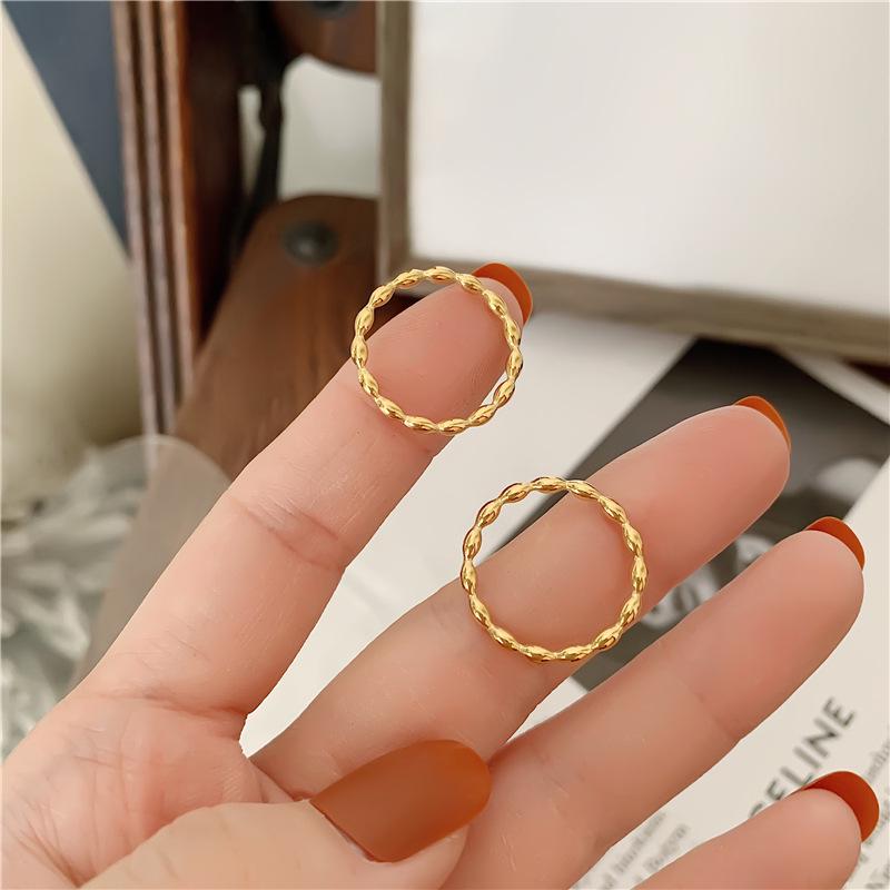 Women s Retro Fashion Geometric 18K Gold-Plated Titanium Steel Ring Size 7 золотий
Women s Retro Fashion Geometric 18K Gold-Plated Titanium Steel Ring Size 7 золотий