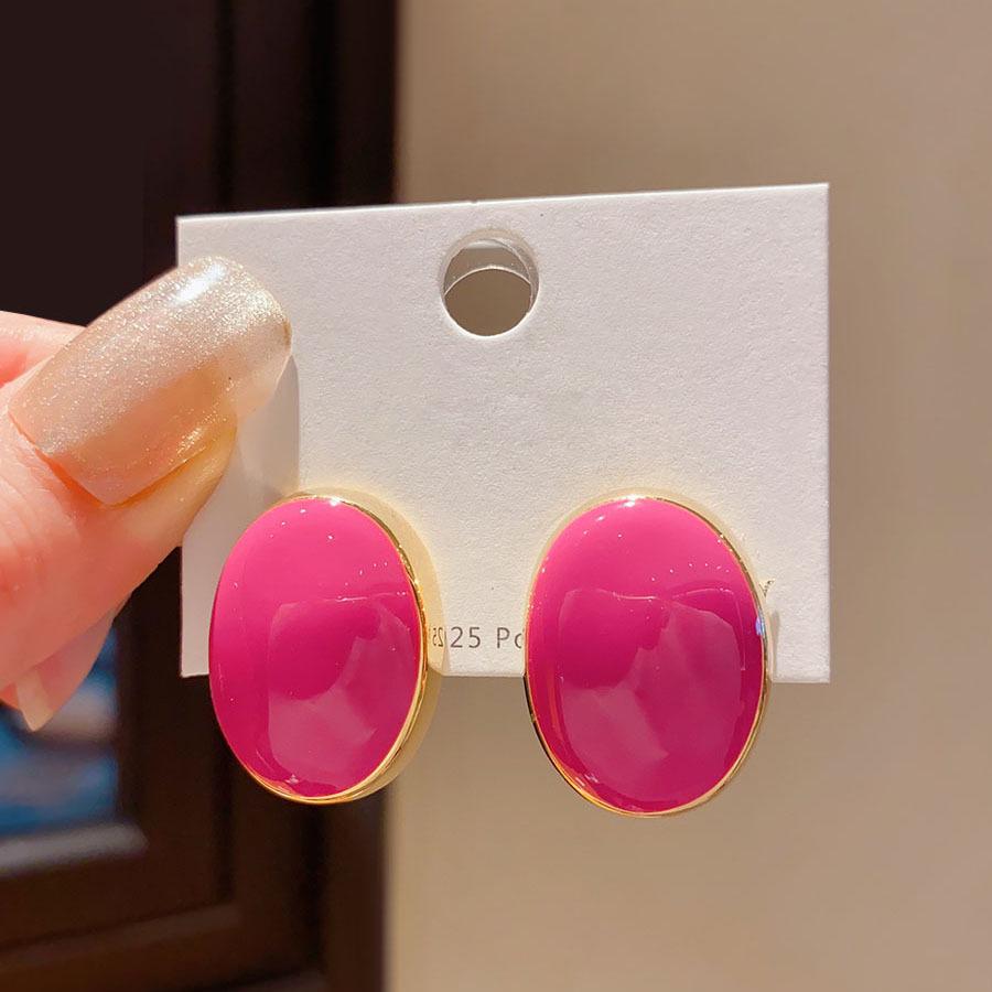 Silver needle oil dripping oval stud earrings Hong Kong style retro sweet earrings fashionable simple versatile earrings design sense niche
Silver needle oil dripping oval stud earrings Hong Kong style retro sweet earrings fashionable simple versatile earrings design sense niche