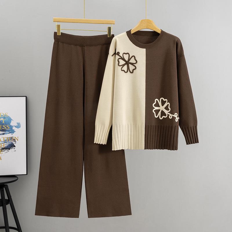 Autumn European Style Color Block Knitwear Set: Embroidered Sweater & Wide Leg Pants for Women One Size
Autumn European Style Color Block Knitwear Set: Embroidered Sweater & Wide Leg Pants for Women One Size