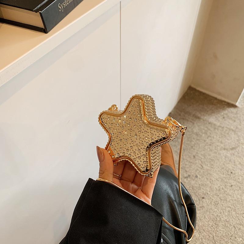 Chic Simple Design Fashionable Star Shaped Shoulder Bag For Everyday Use In Gold Or Silver
Chic Simple Design Fashionable Star Shaped Shoulder Bag For Everyday Use In Gold Or Silver