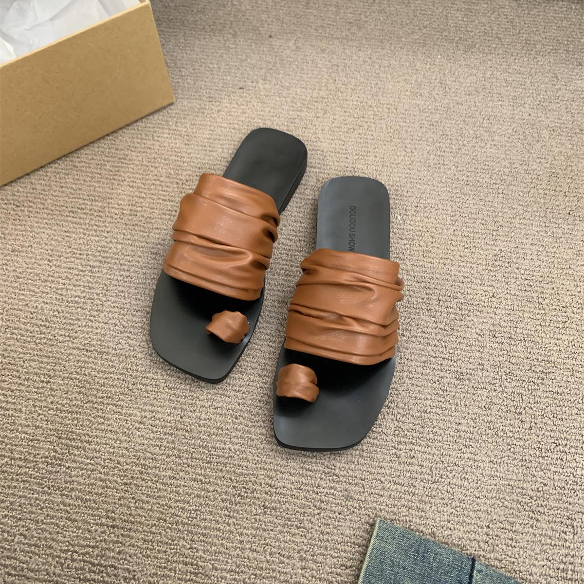 Korean set of toe one-word cool slippers female summer wear French retro fairy wind vacation half-drag flat-bottomed beach shoes 40 коричневый
Korean set of toe one-word cool slippers female summer wear French retro fairy wind vacation half-drag flat-bottomed beach shoes 40 коричневый