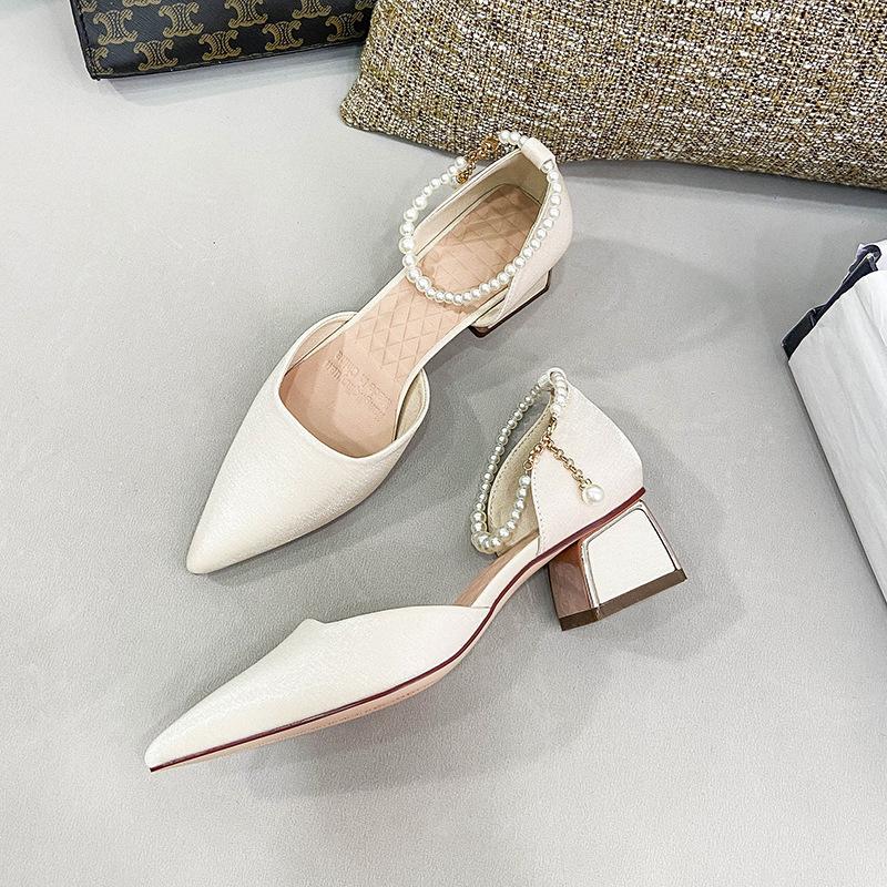 2025 summer new side empty thick heel single shoes Korean version pointed temperament high heels Internet celebrity shallow mouth hollow single shoes 34 чёрный
2025 summer new side empty thick heel single shoes Korean version pointed temperament high heels Internet celebrity shallow mouth hollow single shoes 34 чёрный