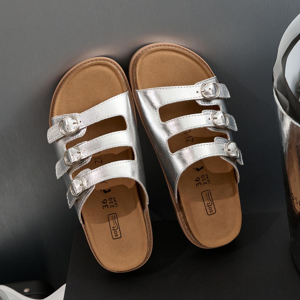 Женские модные шлепанцы Birkenstock из натуральной кожи с ремешком на три пряжки, в стиле ретро, универсальные для лета, на плоской подошве, с открытым носком 35 серебряный
Женские модные шлепанцы Birkenstock из натуральной кожи с ремешком на три пряжки, в стиле ретро, универсальные для лета, на плоской подошве, с открытым носком 35 серебряный