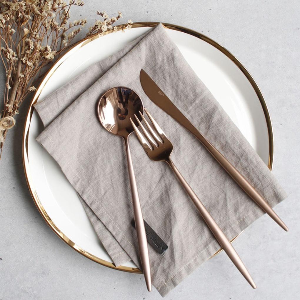 (Montblanc Rose Gold) Kingdom Cutlery Spoon, Fork, Knife dinner fork
(Montblanc Rose Gold) Kingdom Cutlery Spoon, Fork, Knife dinner fork