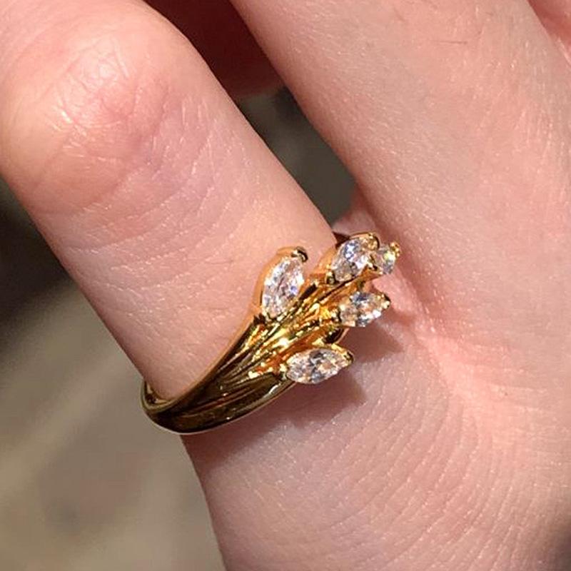 New in light luxury olive crown Ring Glossy wheat ear water droplet style rings for women suitable for daily jewelry gifts resizable золотой
New in light luxury olive crown Ring Glossy wheat ear water droplet style rings for women suitable for daily jewelry gifts resizable золотой