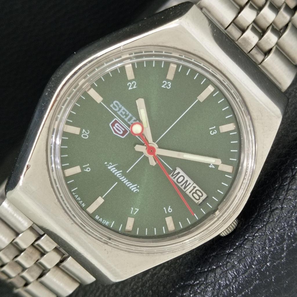 ПОДЛИННЫЕ ВИНТАЖНЫЕ МУЖСКИЕ АВТОМАТИЧЕСКИЕ ЧАСЫ SEIKO 5 ЯПОНСКОГО ПРОИЗВОДСТВА С ЗЕЛЕНЫМ ЦИФЕРБЛАТОМ a500125-2 R151a-a500125
ПОДЛИННЫЕ ВИНТАЖНЫЕ МУЖСКИЕ АВТОМАТИЧЕСКИЕ ЧАСЫ SEIKO 5 ЯПОНСКОГО ПРОИЗВОДСТВА С ЗЕЛЕНЫМ ЦИФЕРБЛАТОМ a500125-2 R151a-a500125