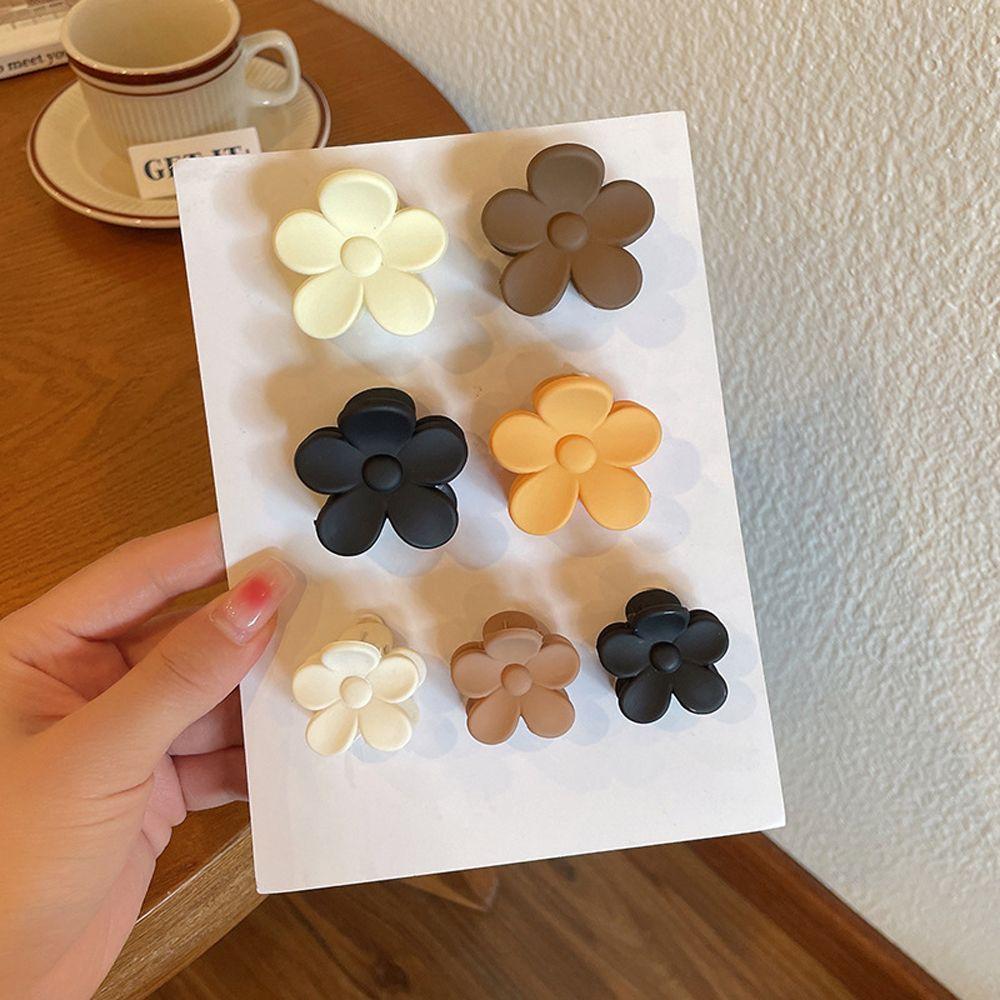 Solid Color Plastic Flower Hair Claw Women Hair Accessories Ponytail Holder Korean Style Hair Clip M чорний
Solid Color Plastic Flower Hair Claw Women Hair Accessories Ponytail Holder Korean Style Hair Clip M чорний