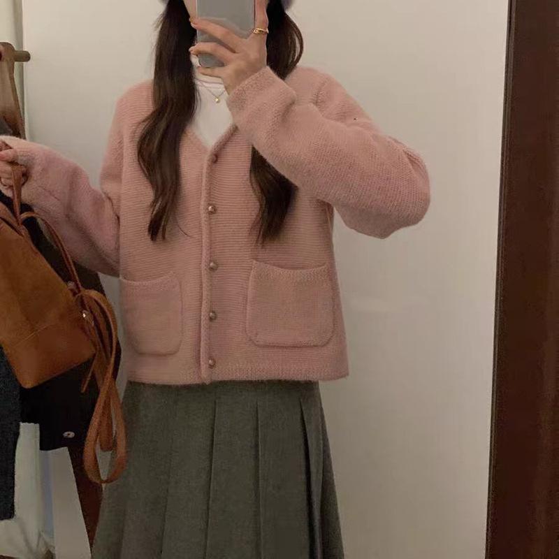 Осень и зима новый однотонный темпераментный свитер куртка женская мода универсальный мягкий восковой свободный омолаживающий вязаный кардиган One size розовый
Осень и зима новый однотонный темпераментный свитер куртка женская мода универсальный мягкий восковой свободный омолаживающий вязаный кардиган One size розовый