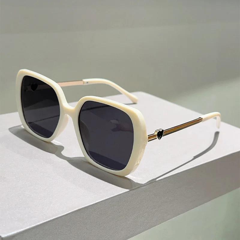 Comfortable Durable High Quality Retro Edgy Punk High End Designer Style Square Shaped Female For Both Women Sun Glasses As the photo
Comfortable Durable High Quality Retro Edgy Punk High End Designer Style Square Shaped Female For Both Women Sun Glasses As the photo