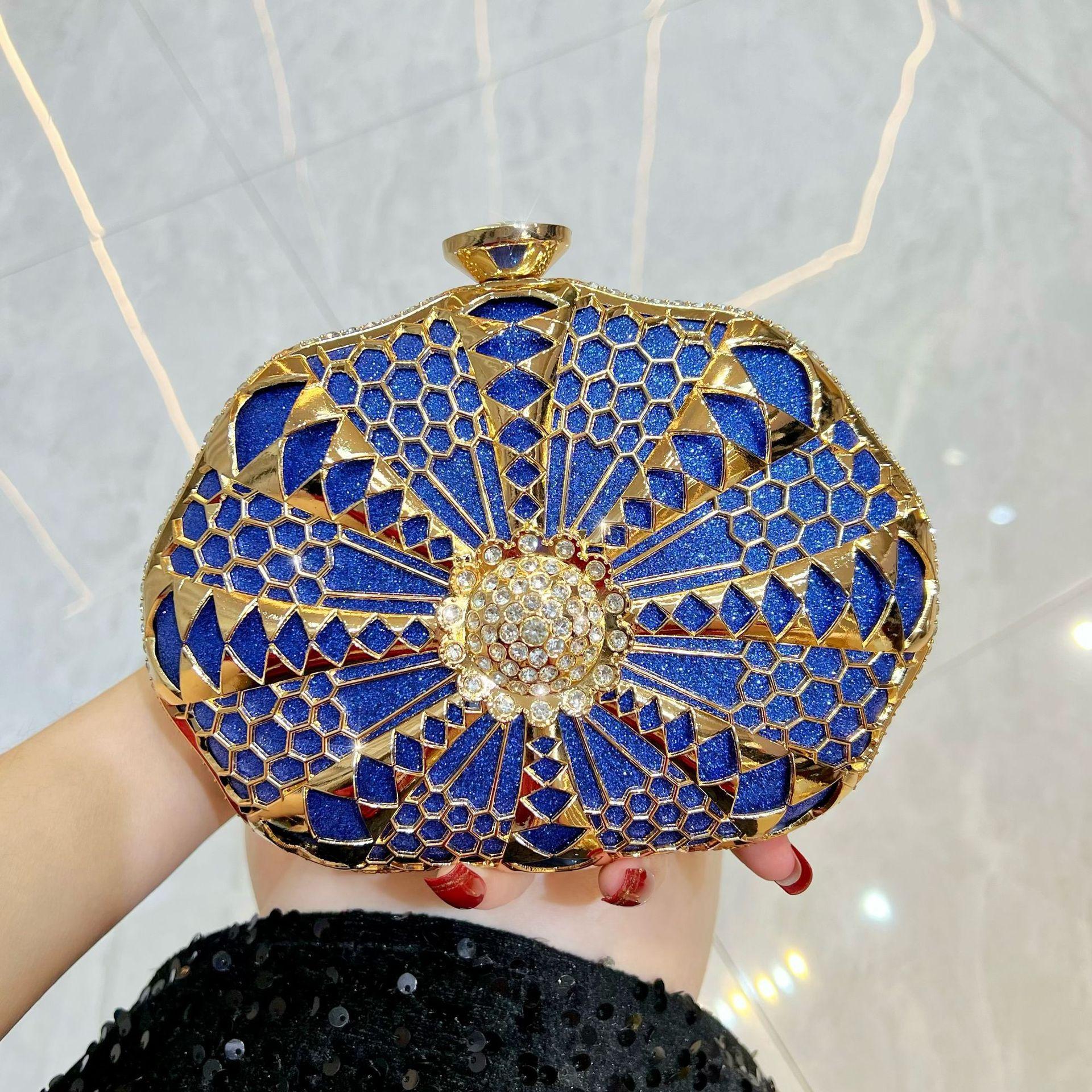 Diamond-encrusted women s bag fashionable new light luxury dinner bag celebrity banquet messenger handbag niche bag синий
Diamond-encrusted women s bag fashionable new light luxury dinner bag celebrity banquet messenger handbag niche bag синий
