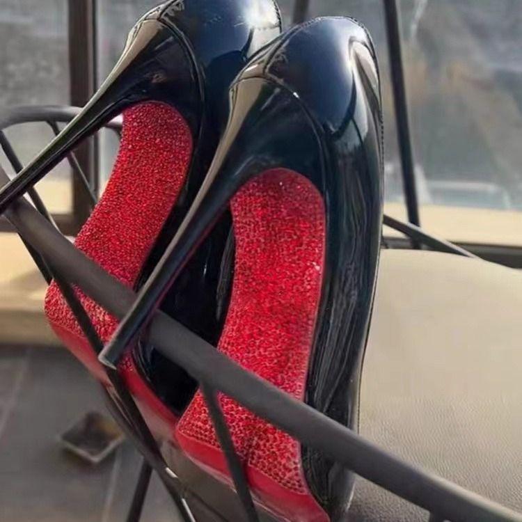 Fashion rhinestone red sole stiletto single shoes temperament celebrity patent leather beautiful pointed high heels 2024 spring and autumn French 40
Fashion rhinestone red sole stiletto single shoes temperament celebrity patent leather beautiful pointed high heels 2024 spring and autumn French 40