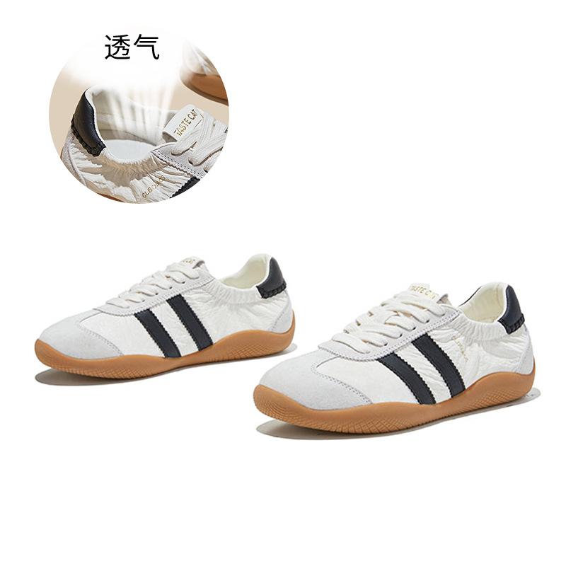 Leather color matching German training shoes women s spring new soles retro Forrest Gump shoes thin sports shoes heightening casual shoes 35
Leather color matching German training shoes women s spring new soles retro Forrest Gump shoes thin sports shoes heightening casual shoes 35