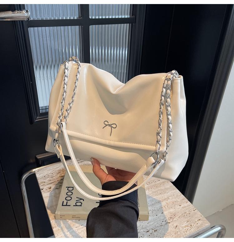 Pu 2026 High-quality Women s Shoulder Bag Chain Zipper Buckle Solid Color Summer Fashi Crossbody Bag Soft Versatile Handbag
Pu 2026 High-quality Women s Shoulder Bag Chain Zipper Buckle Solid Color Summer Fashi Crossbody Bag Soft Versatile Handbag