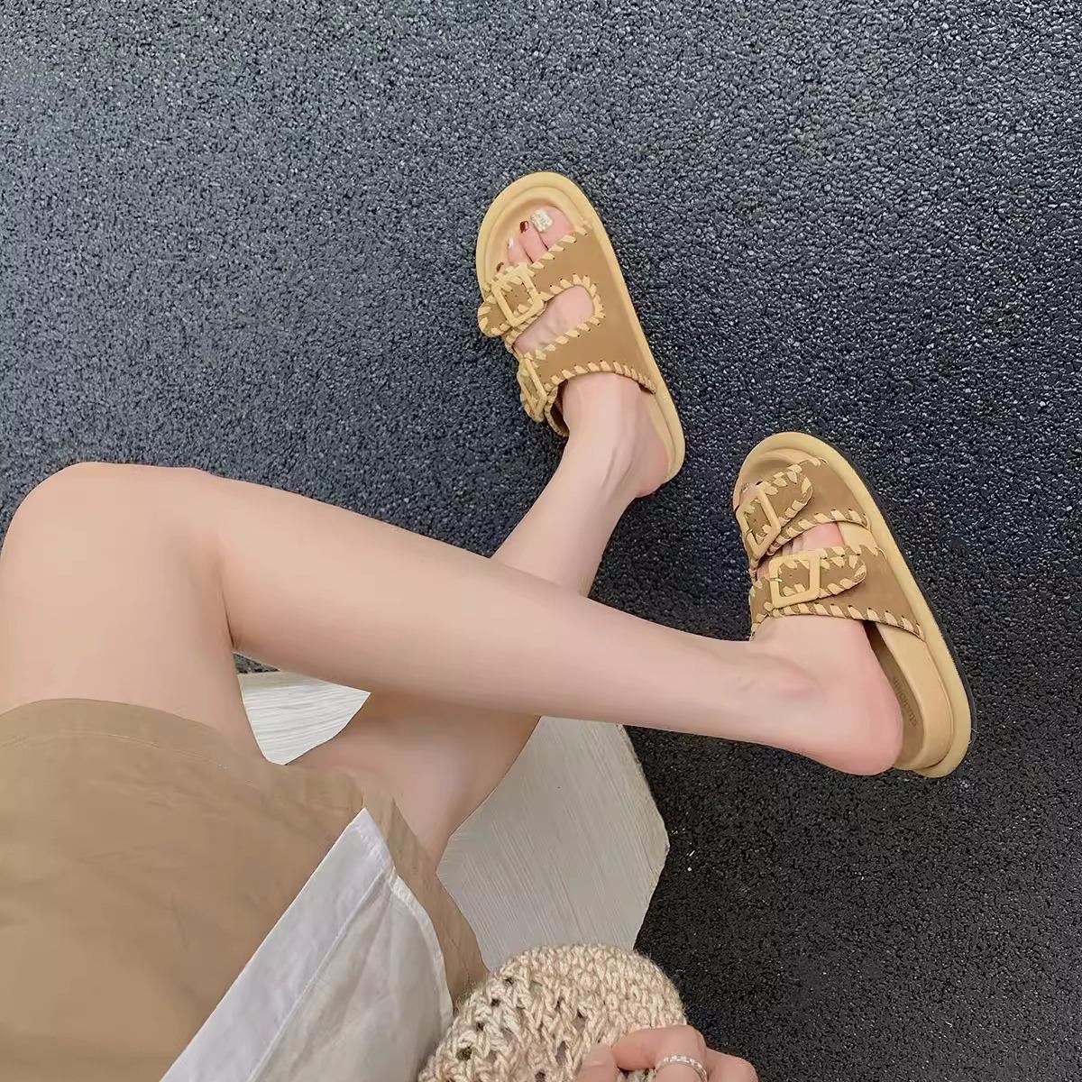 Cowhide version~ One-pedal open-toed double-breasted lazy platform slippers women s leather sandals 35 коричневий
Cowhide version~ One-pedal open-toed double-breasted lazy platform slippers women s leather sandals 35 коричневий