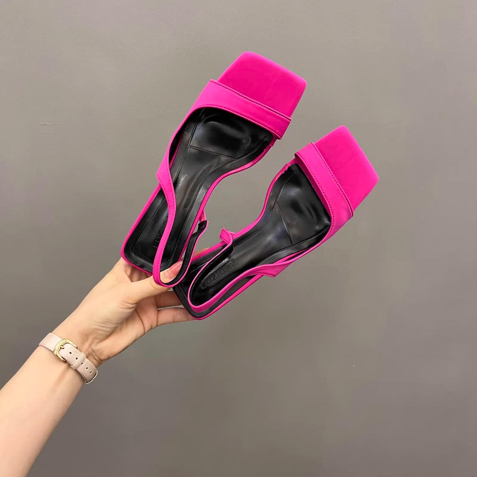 Design sense high-heeled sandals women s new summer wear in 2025 retro square head square buckle open toe sandals 40 рожевий червоний колір
Design sense high-heeled sandals women s new summer wear in 2025 retro square head square buckle open toe sandals 40 рожевий червоний колір